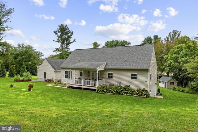 9813 CREST HILL RD, Marshall, VA 20115
