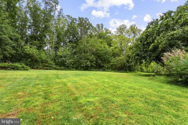 9813 CREST HILL RD, Marshall, VA 20115
