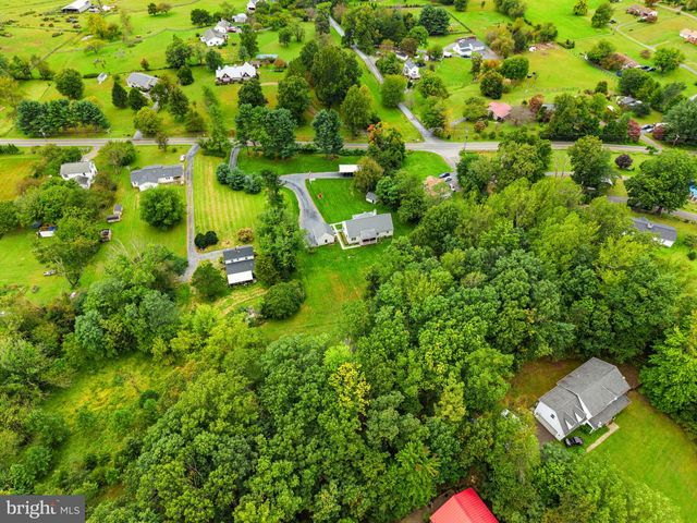 9813 CREST HILL RD, Marshall, VA 20115