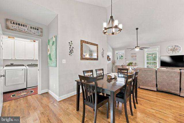9813 CREST HILL RD, Marshall, VA 20115