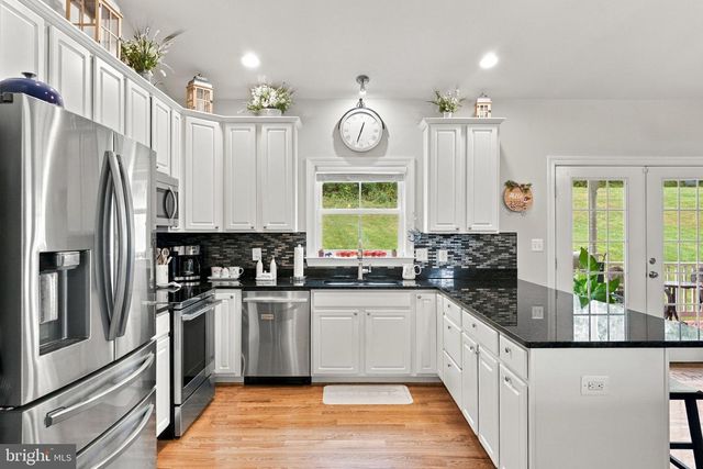 9813 CREST HILL RD, Marshall, VA 20115