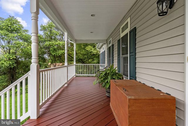 9813 CREST HILL RD, Marshall, VA 20115