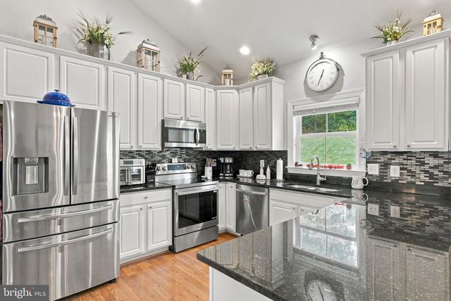 9813 CREST HILL RD, Marshall, VA 20115