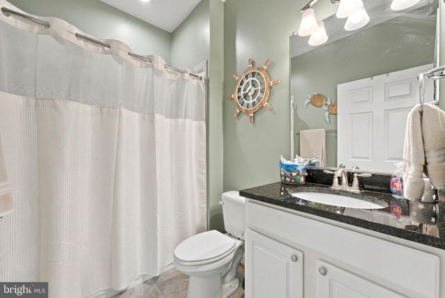 9813 CREST HILL RD, Marshall, VA 20115