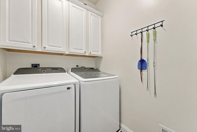 9813 CREST HILL RD, Marshall, VA 20115
