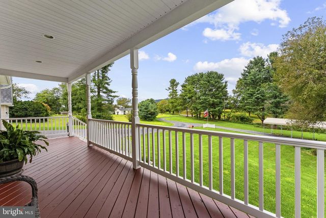 9813 CREST HILL RD, Marshall, VA 20115