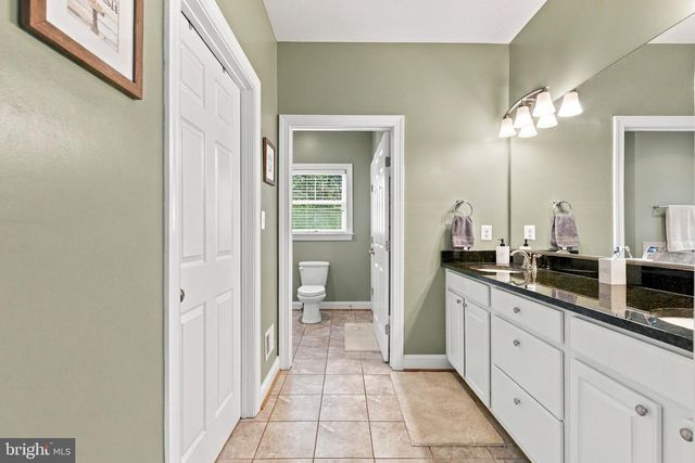 9813 CREST HILL RD, Marshall, VA 20115