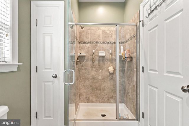 9813 CREST HILL RD, Marshall, VA 20115