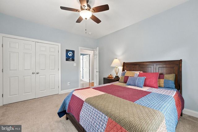 9813 CREST HILL RD, Marshall, VA 20115