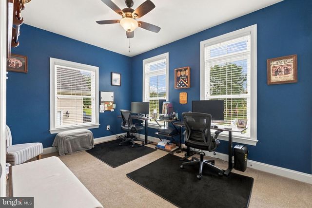 9813 CREST HILL RD, Marshall, VA 20115