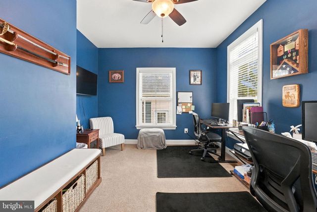 9813 CREST HILL RD, Marshall, VA 20115