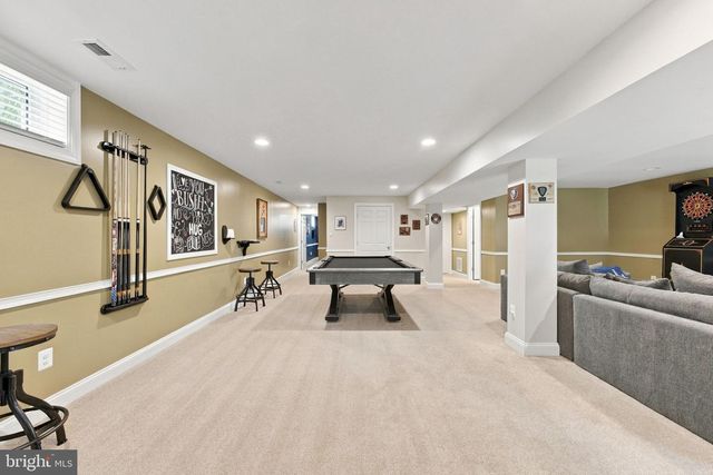 9813 CREST HILL RD, Marshall, VA 20115