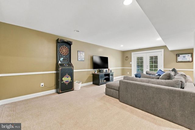 9813 CREST HILL RD, Marshall, VA 20115