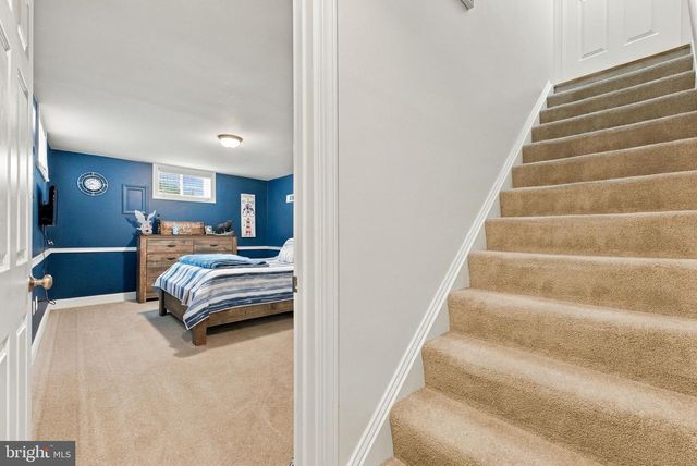 9813 CREST HILL RD, Marshall, VA 20115