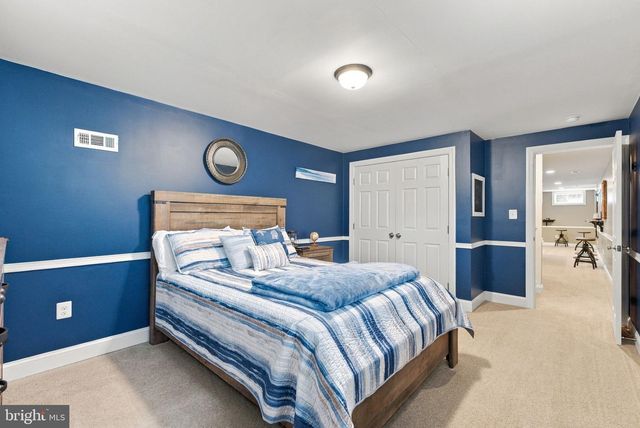 9813 CREST HILL RD, Marshall, VA 20115