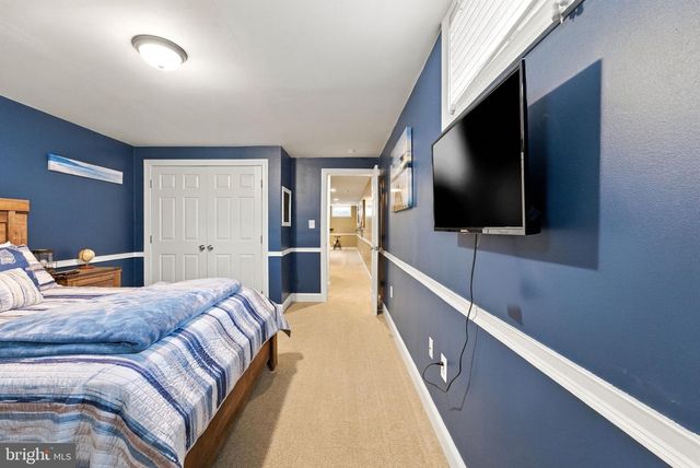 9813 CREST HILL RD, Marshall, VA 20115