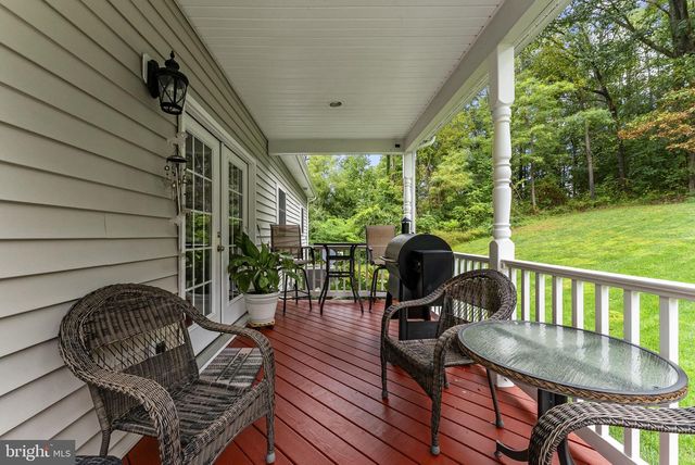 9813 CREST HILL RD, Marshall, VA 20115