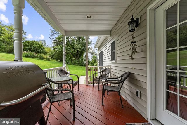 9813 CREST HILL RD, Marshall, VA 20115