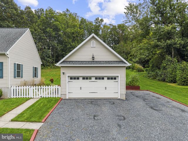9813 CREST HILL RD, Marshall, VA 20115
