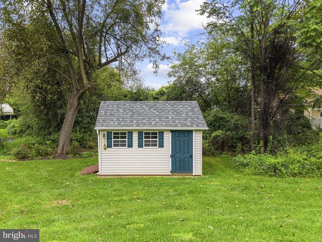 9813 CREST HILL RD, Marshall, VA 20115