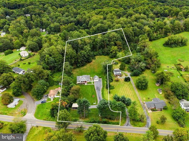 9813 CREST HILL RD, Marshall, VA 20115
