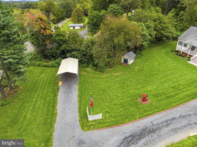 9813 CREST HILL RD, Marshall, VA 20115