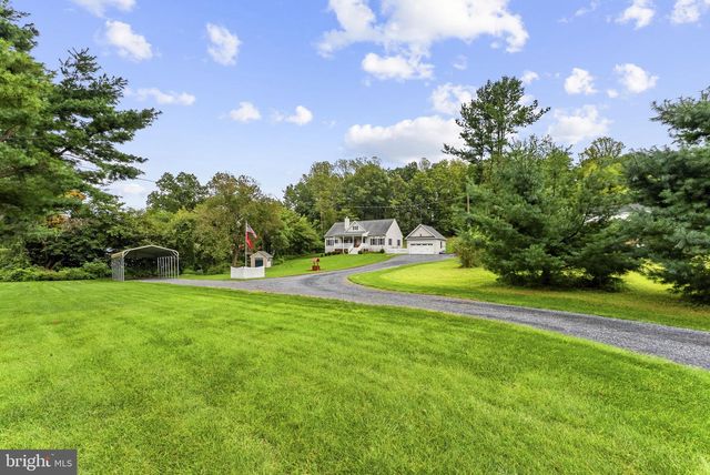 9813 CREST HILL RD, Marshall, VA 20115
