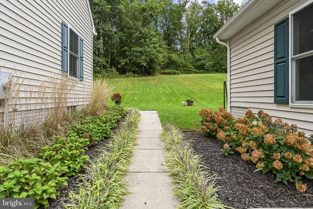 9813 CREST HILL RD, Marshall, VA 20115