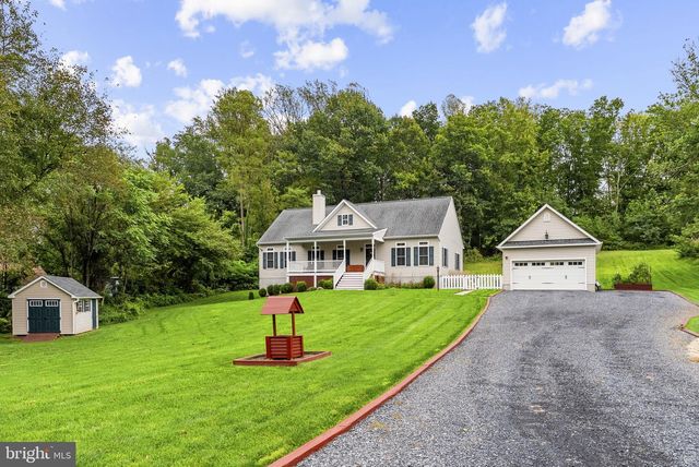 9813 CREST HILL RD, Marshall, VA 20115