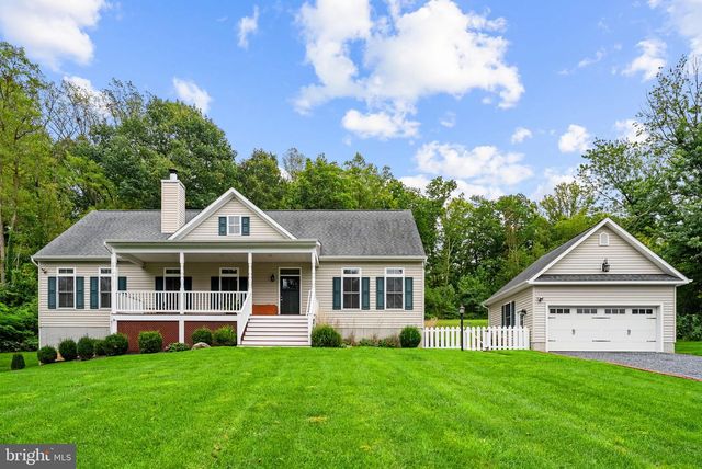 9813 CREST HILL RD, Marshall, VA 20115