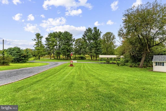 9813 CREST HILL RD, Marshall, VA 20115