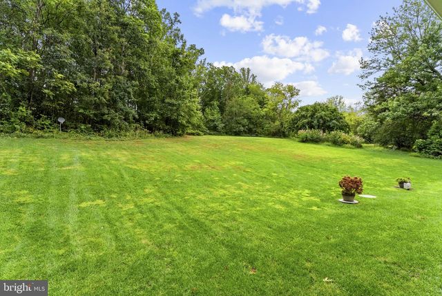 9813 CREST HILL RD, Marshall, VA 20115