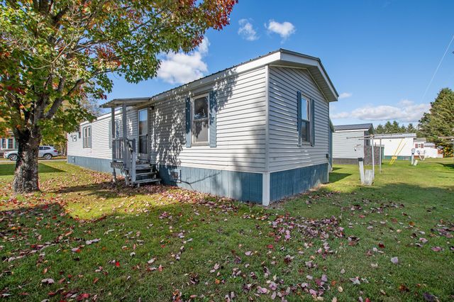 6 Pine Street, Colebrook, NH 03576