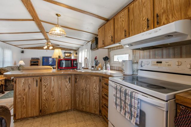 6 Pine Street, Colebrook, NH 03576