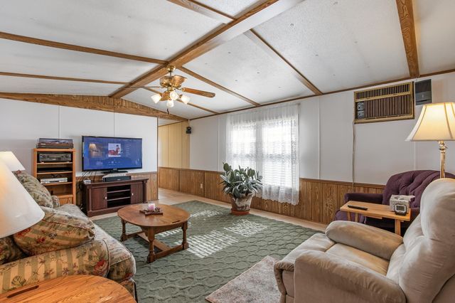 6 Pine Street, Colebrook, NH 03576