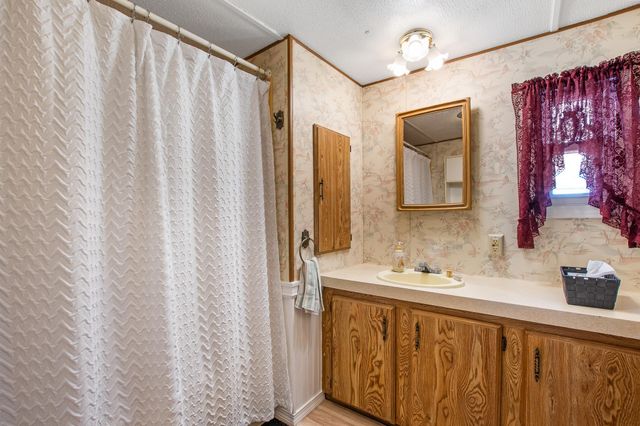 6 Pine Street, Colebrook, NH 03576