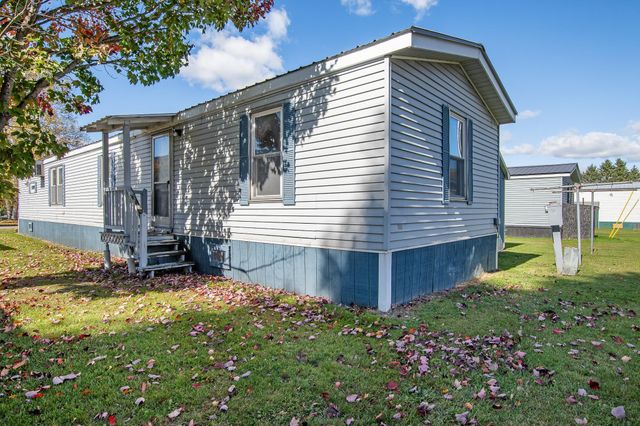 6 Pine Street, Colebrook, NH 03576