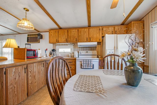 6 Pine Street, Colebrook, NH 03576