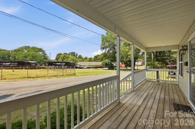 247 Troutman Avenue, Mooresville, NC 28115