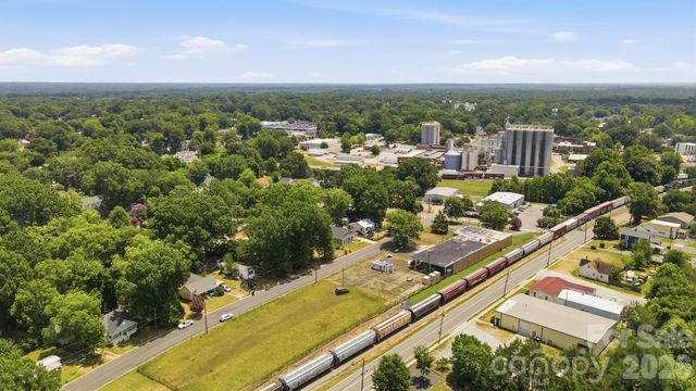 247 Troutman Avenue, Mooresville, NC 28115