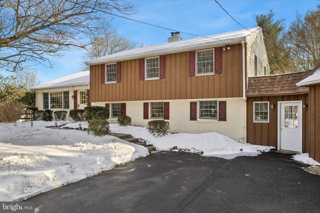 2 BLACKSMITH LN, Media, PA 19063