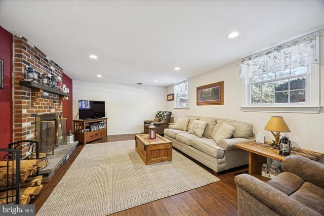 2 BLACKSMITH LN, Media, PA 19063