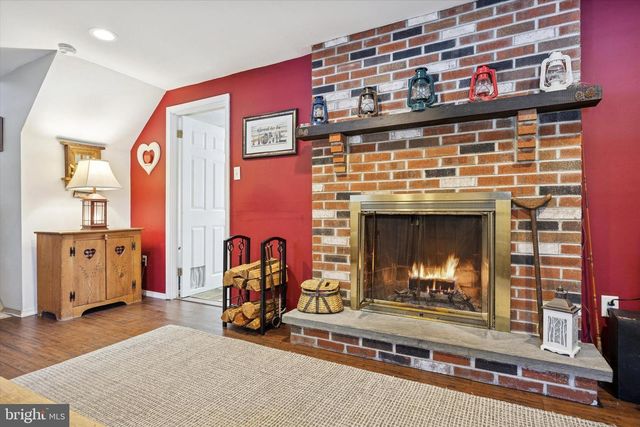 2 BLACKSMITH LN, Media, PA 19063