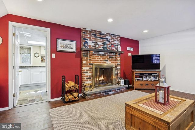 2 BLACKSMITH LN, Media, PA 19063