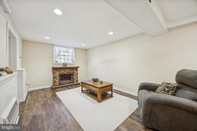 2 BLACKSMITH LN, Media, PA 19063