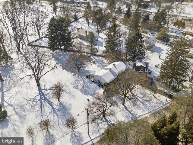 2 BLACKSMITH LN, Media, PA 19063