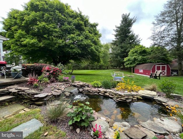 2 BLACKSMITH LN, Media, PA 19063