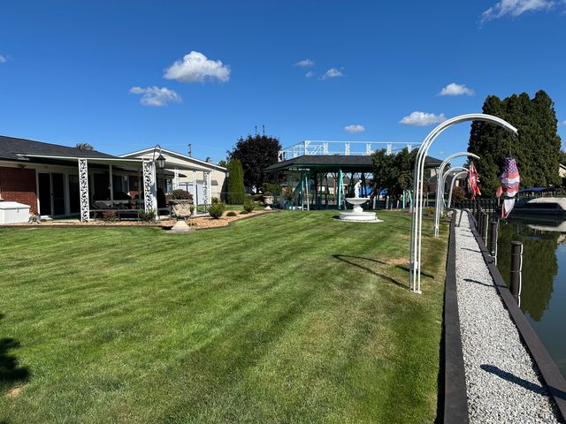 38176 Villa Mar Street, Harrison Twp, MI 48045