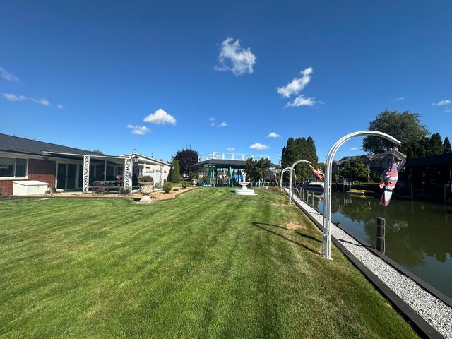 38176 Villa Mar Street, Harrison Twp, MI 48045