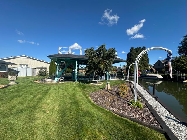 38176 Villa Mar Street, Harrison Twp, MI 48045